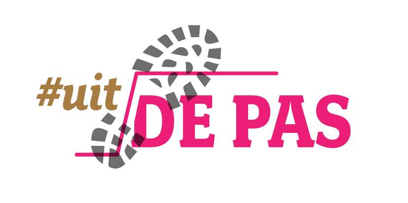 Logo Wijkaanpak De Pas met een voetafdruk en de tekst "Uit DE PAS"