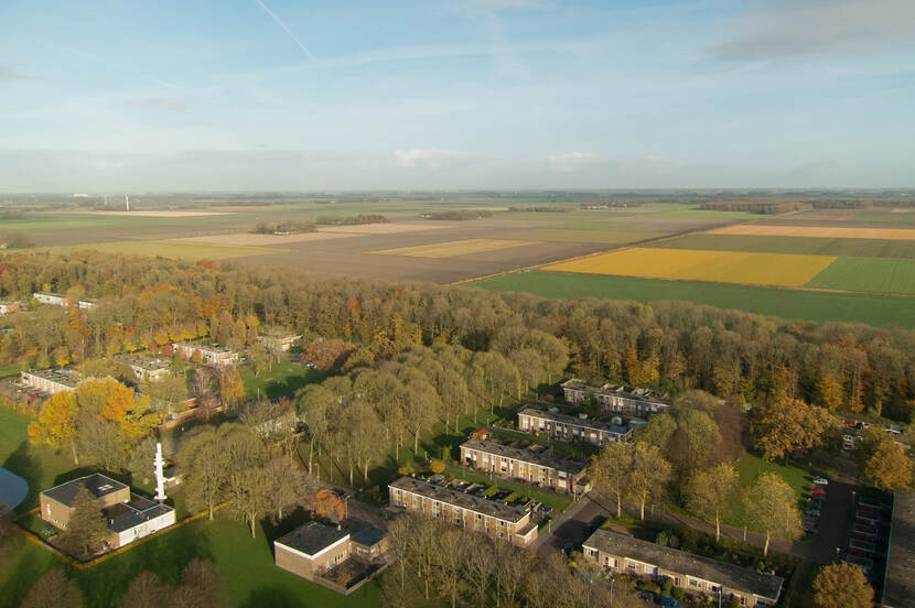 Luchtfoto van het dorp Nagele