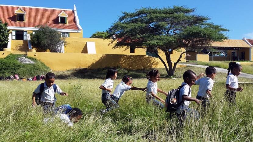 Schoolkinderen op Curacao