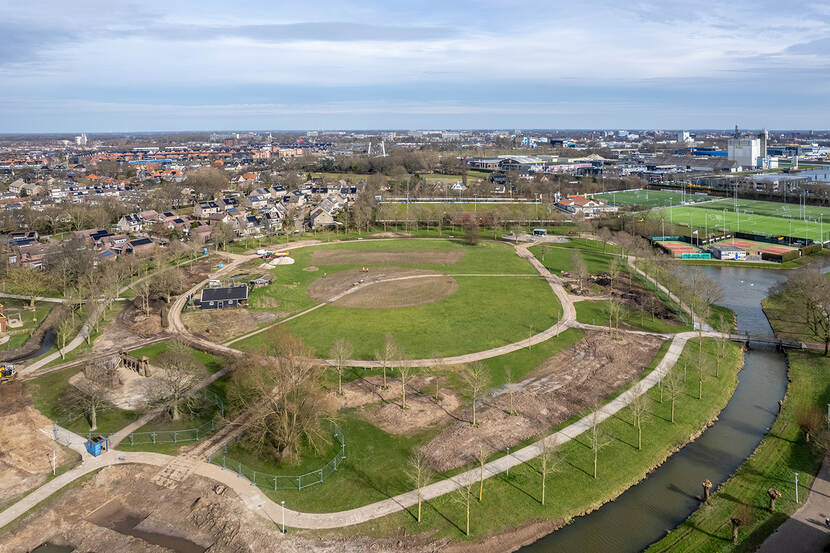 Luchtfoto van het Stinspark in Zwolle